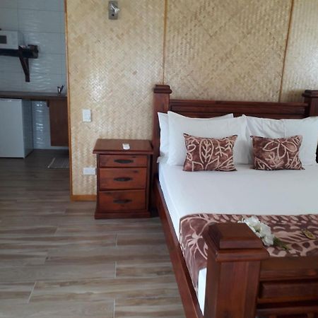 Rino'S Motel Арутанга Екстериор снимка