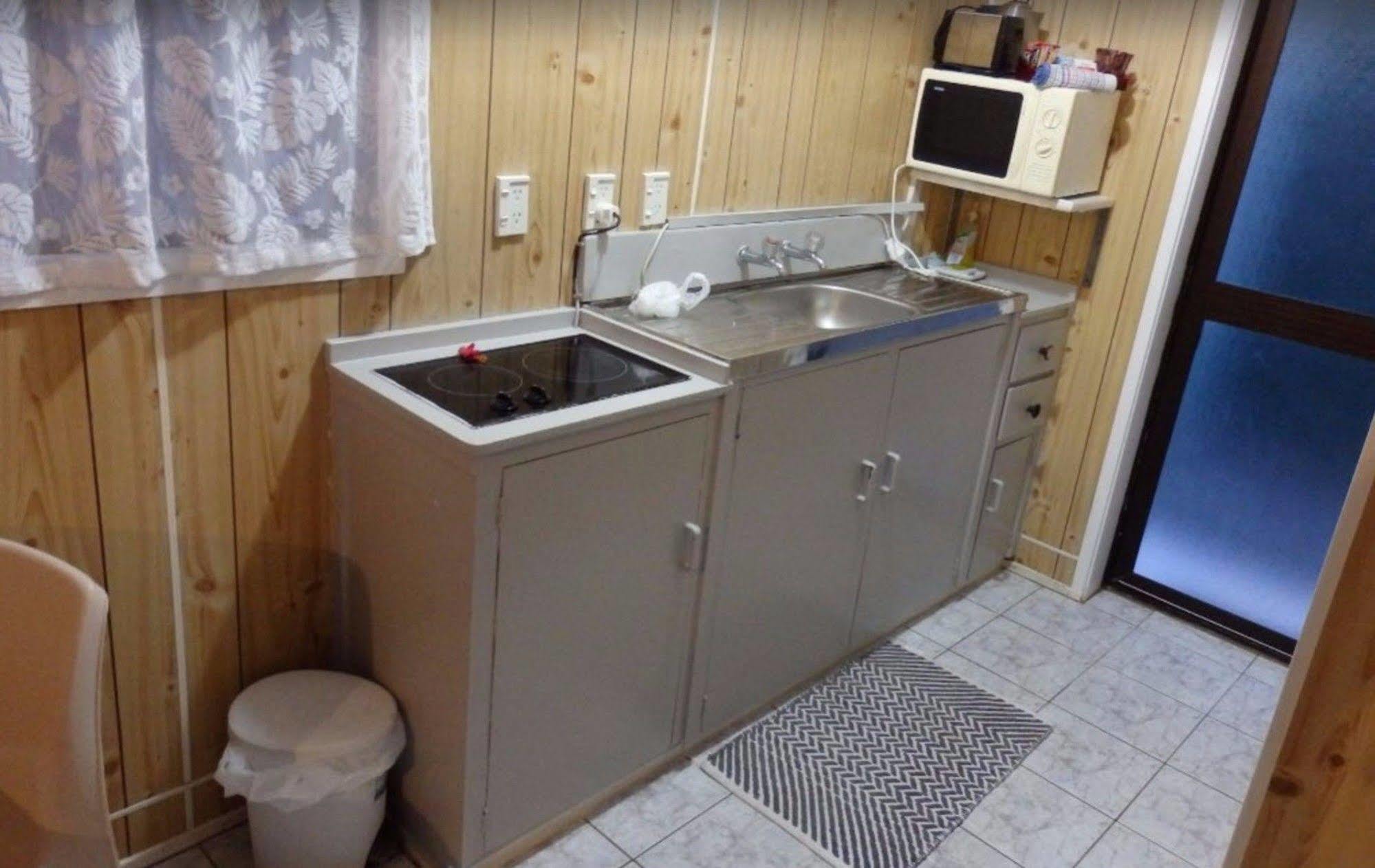 Rino'S Motel Арутанга Екстериор снимка